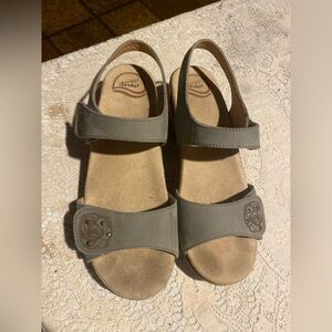 Dansko size 40/10 leather double strap sandals.